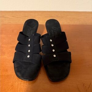 Onex Elegant‎ Black Heels with Rhinestone Detailing